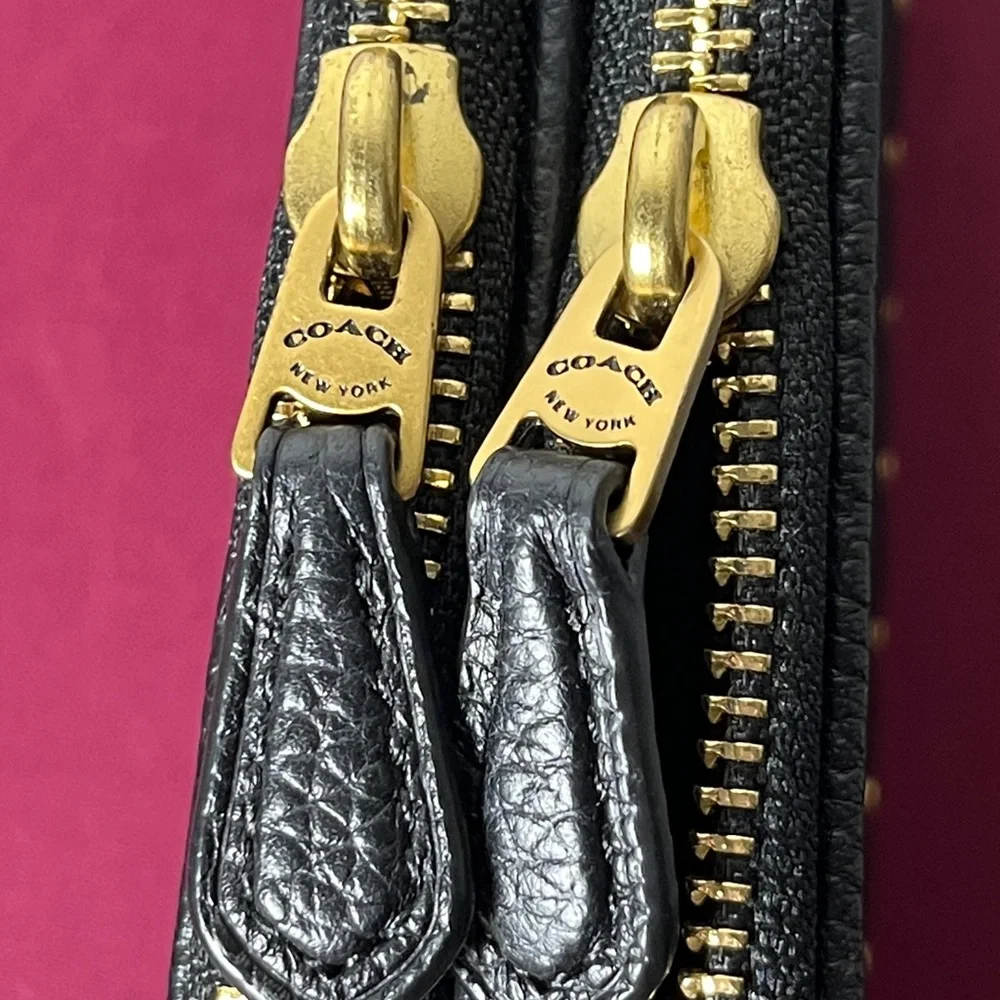 COACH Sadie Border BRDR Rivet Clutch Black Pebble Leather Crossbody *No Strap* - Picture 10 of 15